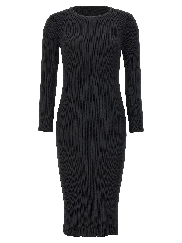 Hatching Pleats Dress Smocked unclassified dresses